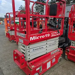 2017 MEC MICRO 19 Scissor Lift