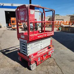 2018 MEC MICRO 19 Scissor Lift
