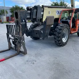 2016 JLG 1055 Forklift