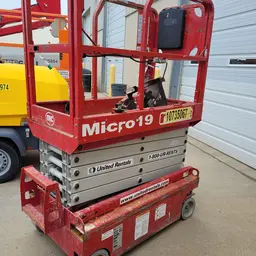 2018 MEC MICRO 19 Scissor Lift