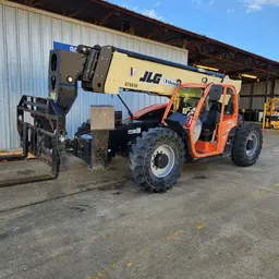 2017 JLG 1055 Forklift