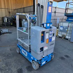 2018 Genie GR-20 Self-Propelled One-Person Lift