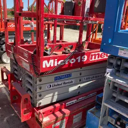 2018 MEC MICRO 19 Scissor Lift