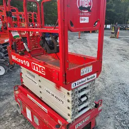 2018 MEC MICRO 19 Scissor Lift