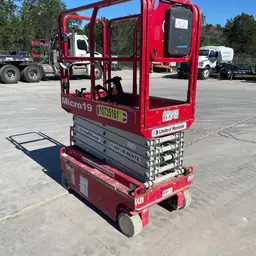 2018 MEC MICRO 19 Scissor Lift