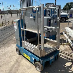 2015 Genie GR-20 Self-Propelled One-Person Lift