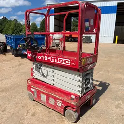 2018 MEC MICRO 19 Scissor Lift
