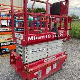 2018 MEC MICRO 19 Scissor Lift