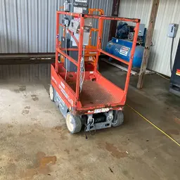 2017 Skyjack SJ16 Self-Propelled One-Person Lift