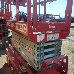 2017 MEC MICRO 19 Scissor Lift