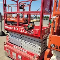 2018 MEC MICRO 19 Scissor Lift