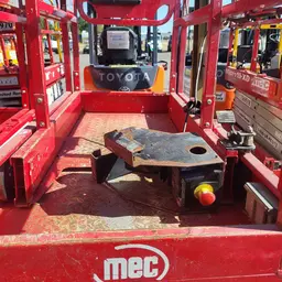 2018 MEC MICRO 19 Scissor Lift