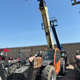 2015 JLG 1055 Forklift