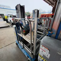 2018 Genie GR-20 Self-Propelled One-Person Lift