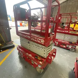 2018 MEC MICRO 19 Scissor Lift