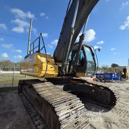 2019 John Deere 350G Excavator