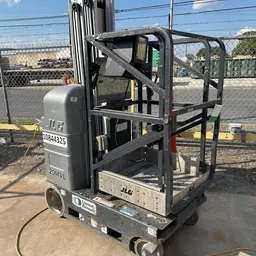 2018 JLG 20MVL Self-Propelled One-Person Lift