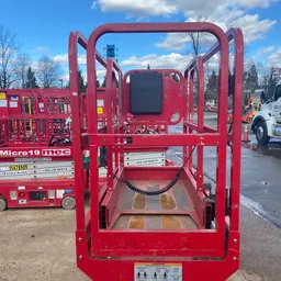 2018 MEC MICRO 19 Scissor Lift