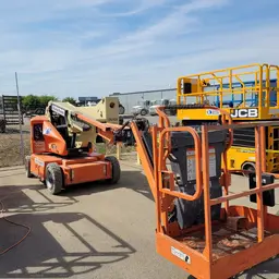 2014 JLG E400AJPN Articulating Boom Lift