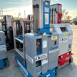 2018 Genie GR-20 Self-Propelled One-Person Lift