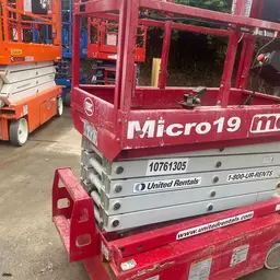 2018 MEC 1330SE Scissor Lift