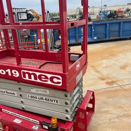2018 MEC MICRO 19 Scissor Lift