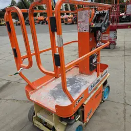2017 JLG 1230ES Self-Propelled One-Person Lift