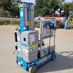2015 Genie GR-20 Self-Propelled One-Person Lift