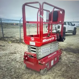 2018 MEC MICRO 19 Scissor Lift