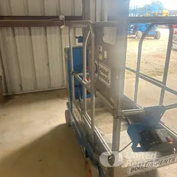 2017 Genie GR-20 Self-Propelled One-Person Lift