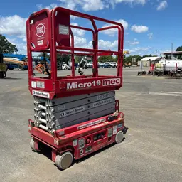 2019 MEC MICRO 19 Scissor Lift
