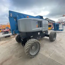 2017 Genie Z-60/37FE Articulating Boom Lift
