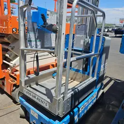 2017 Genie GR-20 Self-Propelled One-Person Lift