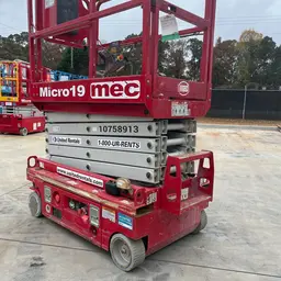 2018 MEC MICRO 19 Scissor Lift