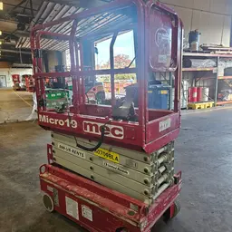 2018 MEC MICRO 19 Scissor Lift
