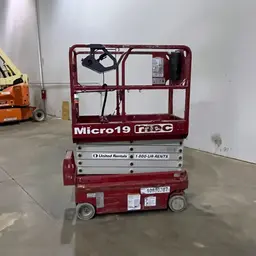 2018 MEC MICRO 19 Scissor Lift