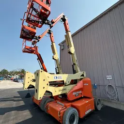 2013 JLG E400AJPN Articulating Boom Lift