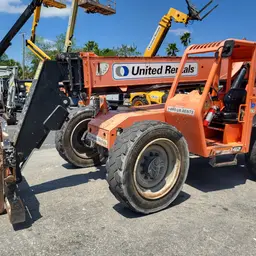 2017 SKYTRAK 6042 Forklift