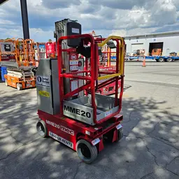 2017 MEC MME20 Self-Propelled One-Person Lift