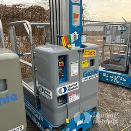 2018 Genie GR-20 Self-Propelled One-Person Lift