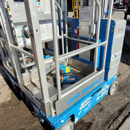 2016 Genie GR-20 Self-Propelled One-Person Lift