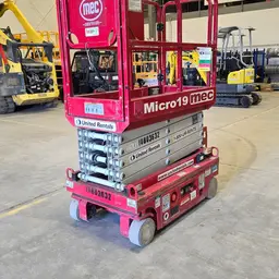 2018 MEC MICRO 19 Scissor Lift