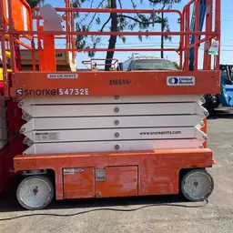2018 Snorkel S4732E Scissor Lift