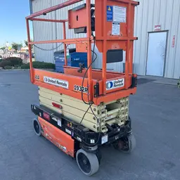2018 JLG 1932R Scissor Lift