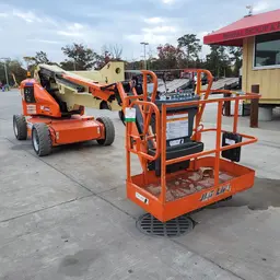 2016 JLG E450AJ Articulating Boom Lift
