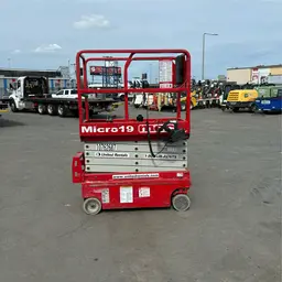 2018 MEC MICRO 19 Scissor Lift