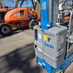 2017 Genie GR-20 Self-Propelled One-Person Lift