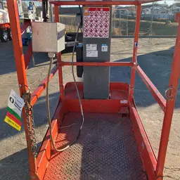 2017 Skyjack SJ16 Self-Propelled One-Person Lift