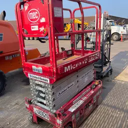 2018 MEC MICRO 19 Scissor Lift