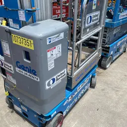 2018 Genie GR-20 Self-Propelled One-Person Lift